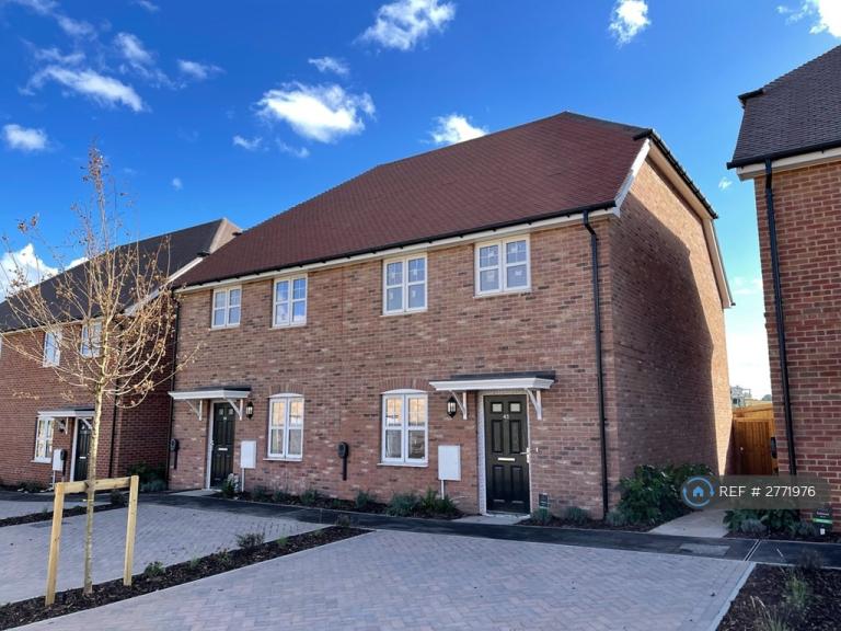 3 bedroom house in Monarch Place, Newington, ME9 (3 bed) (#2771976)