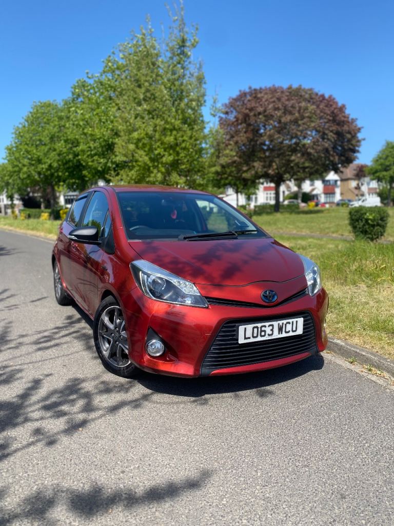 Toyota YARIS Hatchback 2014 Hybrid