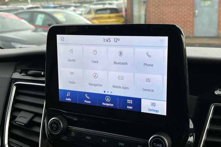 2022 Ford Tourneo Custom L2 320 Titanium 2.0 Diesel Automatic Start/Stop (130ps) Minibus Diesel A...