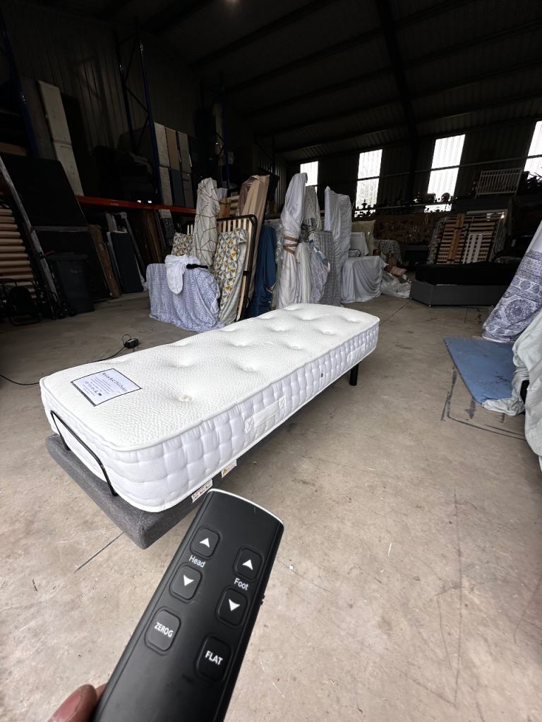 Single motion Bed 🛌 with mattress 