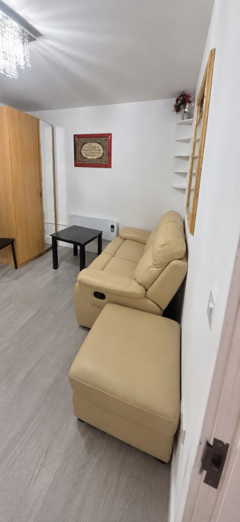 🏡 Flat to Rent – Kneller Road, New Malden KT3 5NE