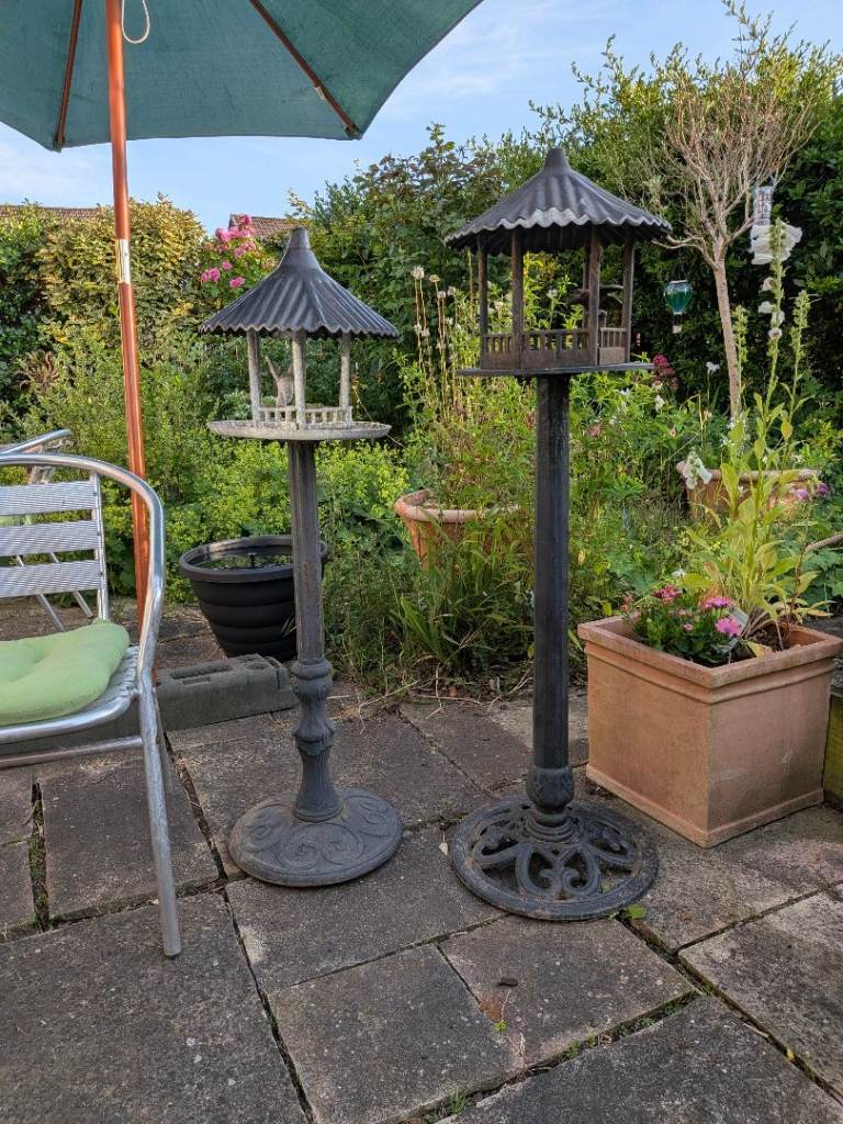 Bird Feeder Table 