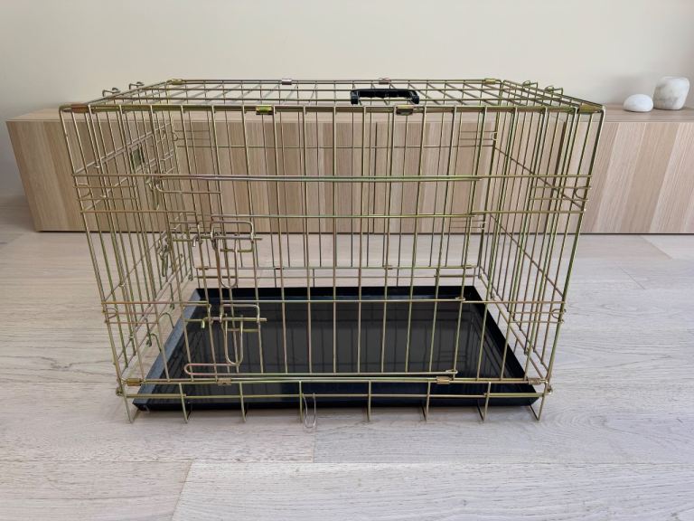 Dog crate, Lords and Labradors 