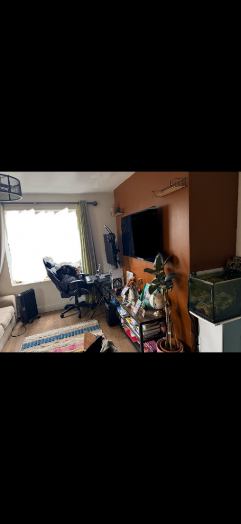 2 Bed Looking for 3 Bed