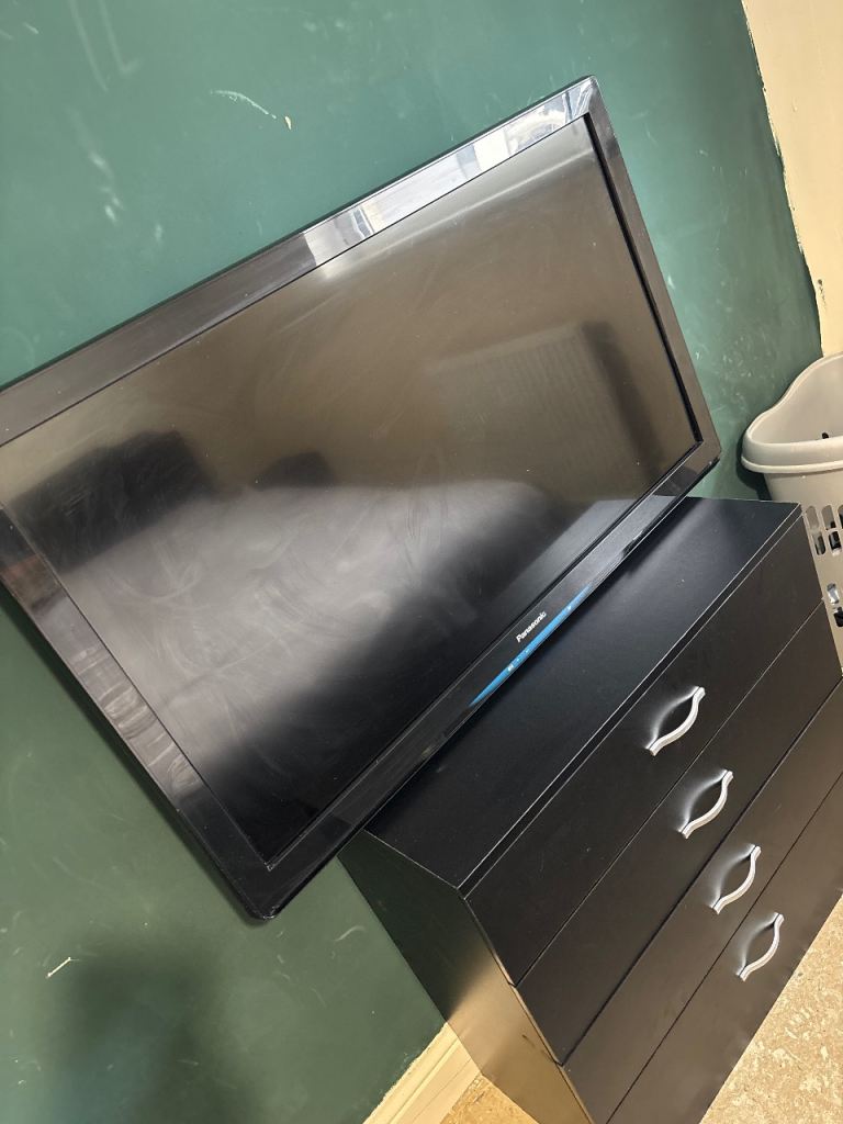 Panasonic Flat Screen TV - Good Condition 40 or 42 inch 
