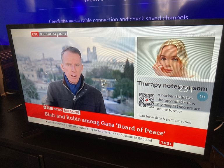 Samsung 32" HDR Smart TV Plus Freeview HD LED TV (UE-32T4307ak)