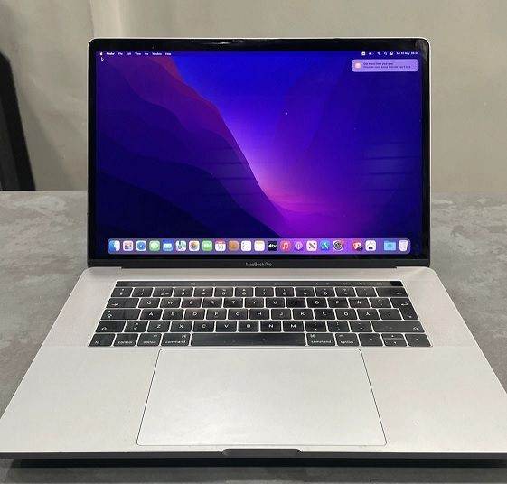 Macbook Pro Touchbar 15inch Space Gray a1707 Retina late 2016 - 2017 Intel i7 QuadCore 16gb ram 