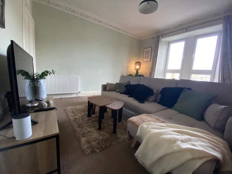 Entire Fully Furnished Stylish 1-Bed Flat with Private Entrance & Free Parking Near City Centre
