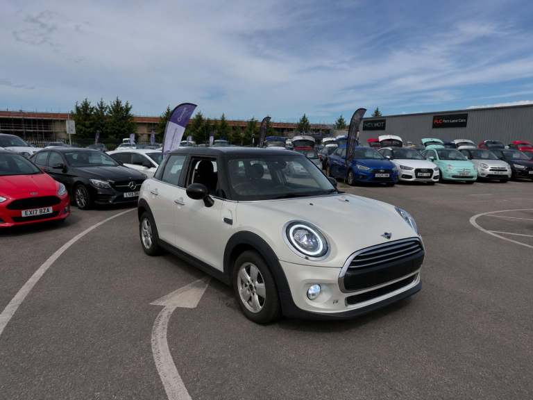 2019 Mini Hatch 1.5 Cooper Classic Hatchback 5dr - ONLY 39000 MILES - Petrol