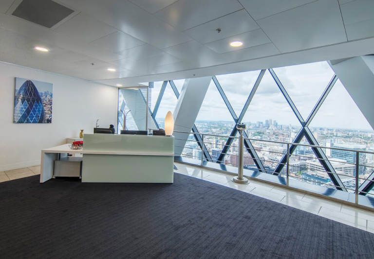 Furnished offices to rent in *Bishopsgate*. Office Spaces for 3 to 50 desks EC3