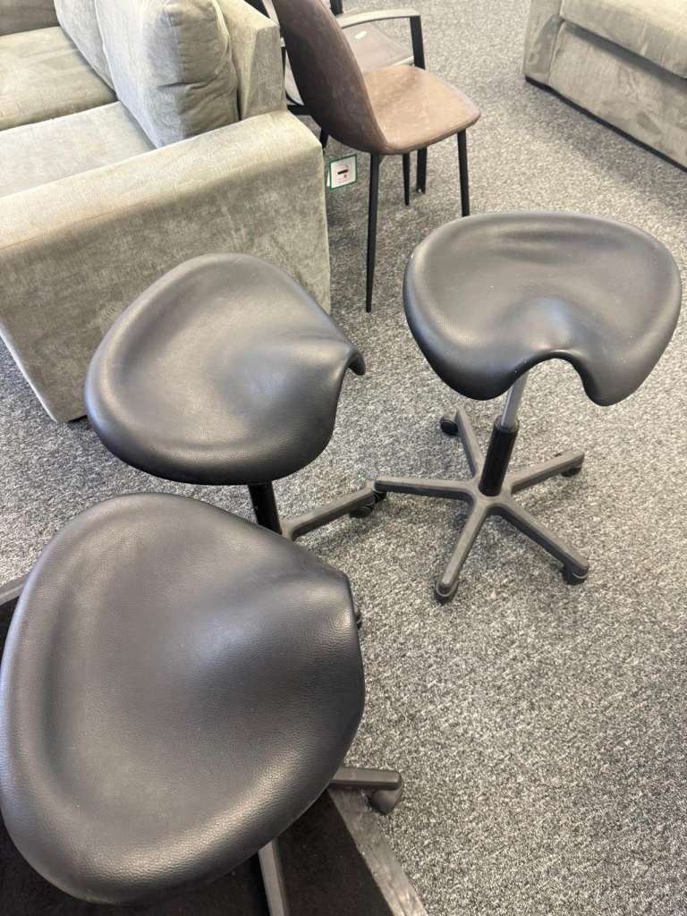 Takum Black Beauty stool - FREE UK MAINLAND DELIVERY