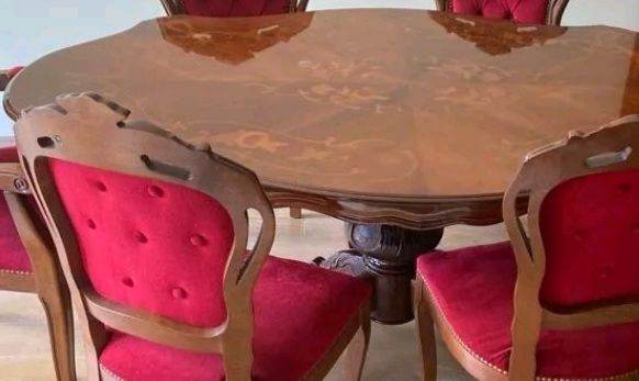 Vintage mahogany Wooden Dining Table  – very Good Condition