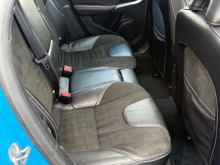 2014 Volvo V40 D2 R DESIGN 5dr HATCHBACK Diesel Manual