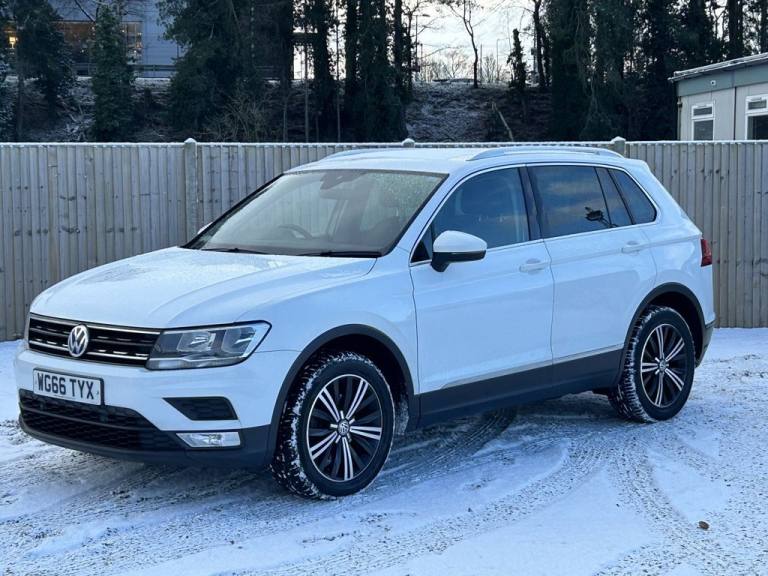 2016 Volkswagen Tiguan 2.0 TDI BlueMotion Tech SE Navigation SUV 5dr Diesel DSG 4Motion Euro 6 (s...