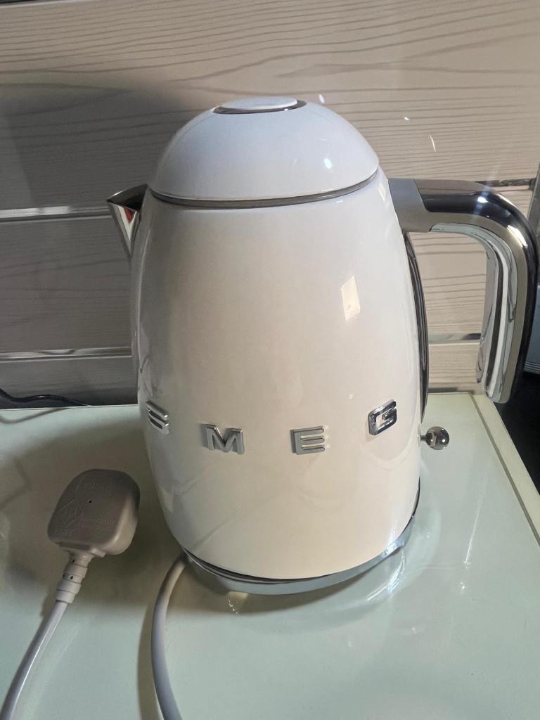 Smeg KLF03WHUK Kettle - White