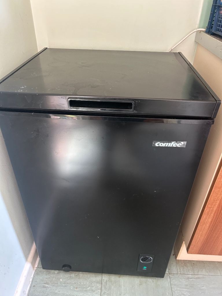 Comfee Chest Freezer - Black, Good Condition