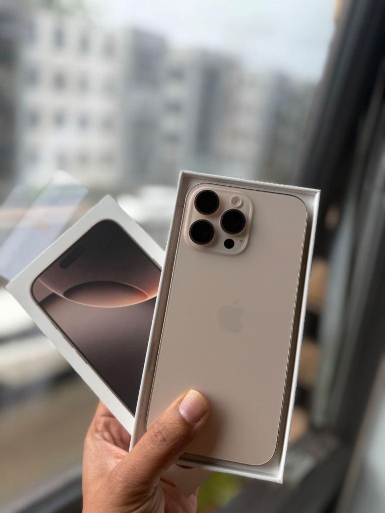 iPhone 16 pro max 512gb unlocked excellent condition 