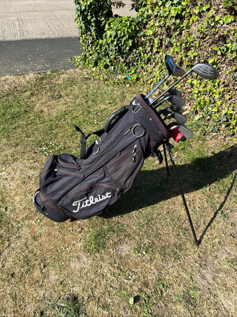Men’s Golf Clubs Taylormade Woods Callaway Irons Ben Sayer Putter & Titleist Bag 