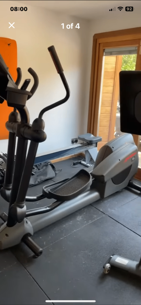 Life Fitness Elliptical Cross Trainer – Good Condition