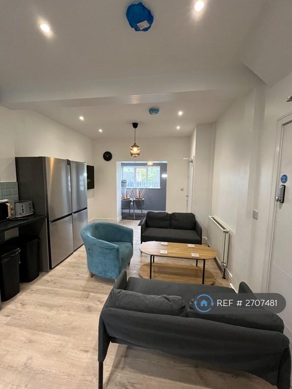 1 bedroom in Ash Street, Huddersfield, HD1 (#2707481)