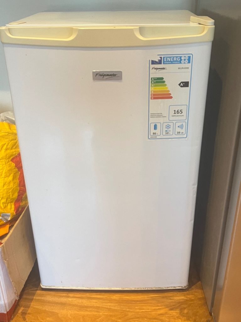 Fridgemaster compact fridge A+  £40 n15