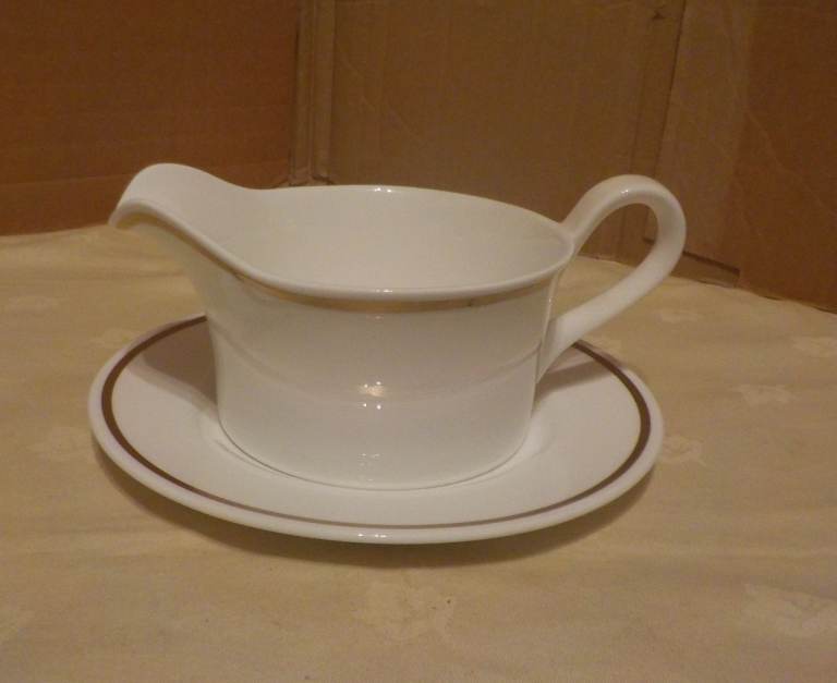 Royal Tuscan Sovereign Gravy Boat & Stand