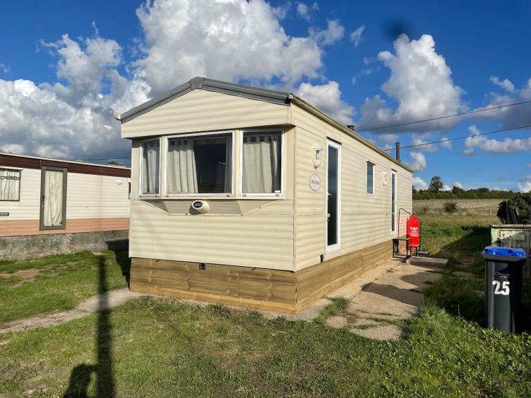 1, 2 & 3 bedroom Mobile Homes to Rent near Salisbury. (Inc. Garden, Car Park) 