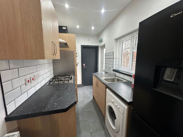 ROOMS IN WS10 WEDNESBURY FULLY FURNISHED