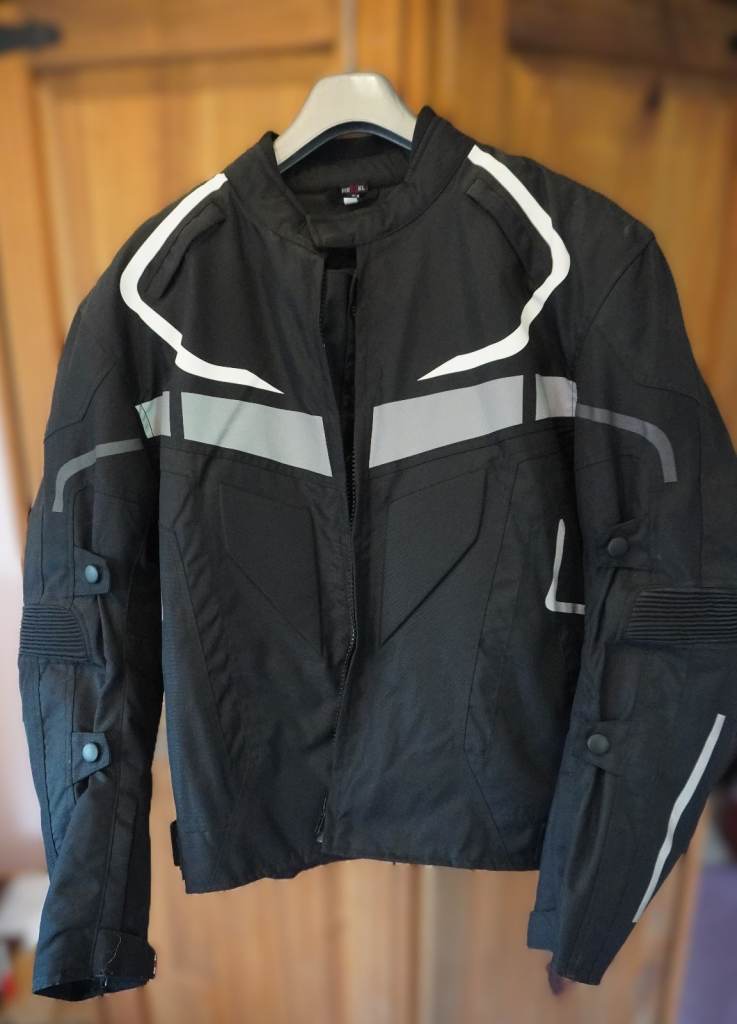 Mens Rexel sports motorbike jacket. Size XL - £80.00