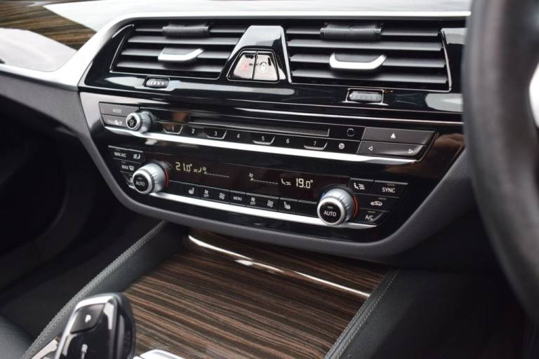 2018 Y BMW 5 SERIES 3.0 530D M SPORT TOURING 5DR DIESEL AUTO EURO 6 (S/S) (265 P