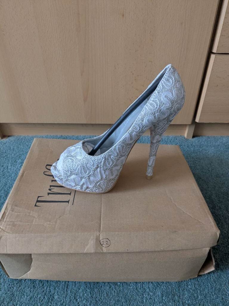 Lovely shoes brand new 