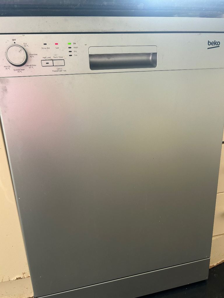 Beko freestanding dishwasher 