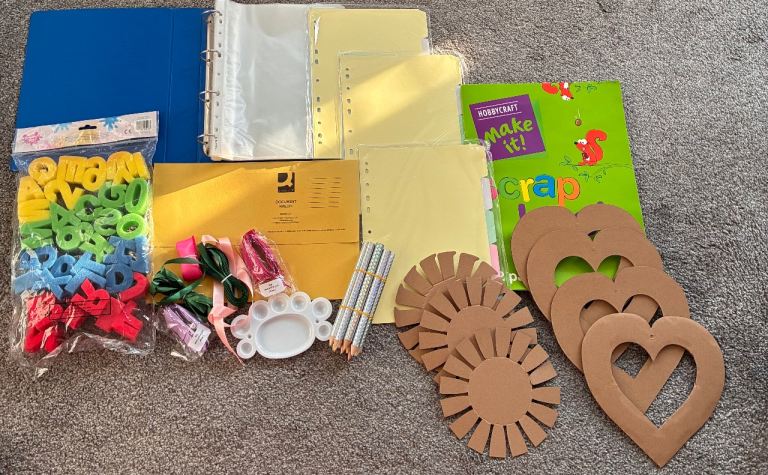 Bundle of art, craft filing items 