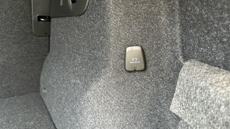 2025 Volvo XC40 2.0 B4P Plus Dark 5dr Auto Petrol Estate Estate Petrol Automatic