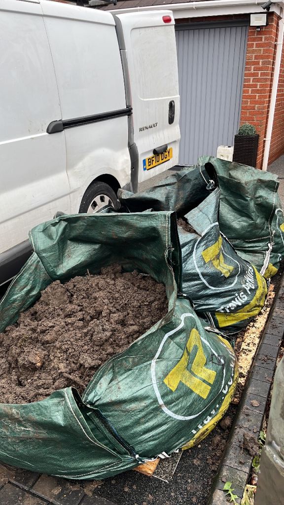 3 tonne of soil 