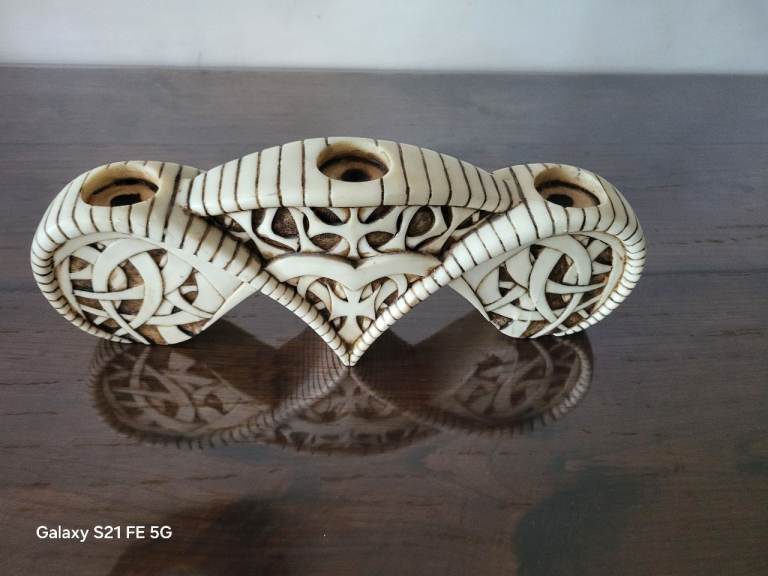Tealight holder