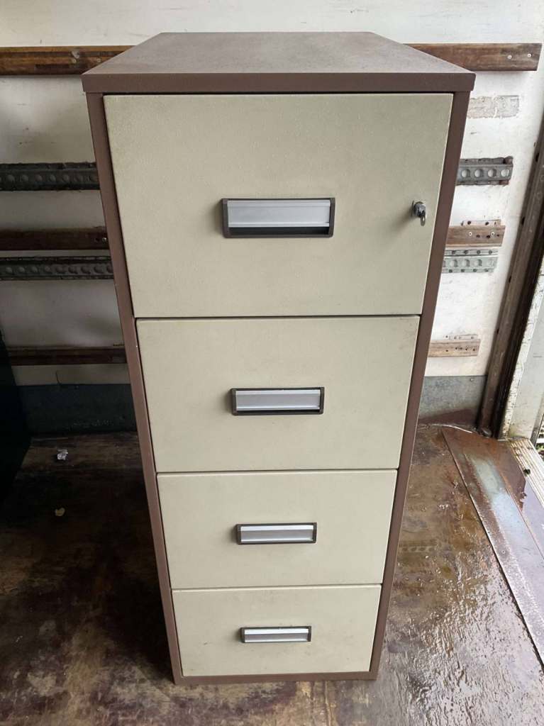 Chubb 4 drawer fireproof filing cabinet (9153)