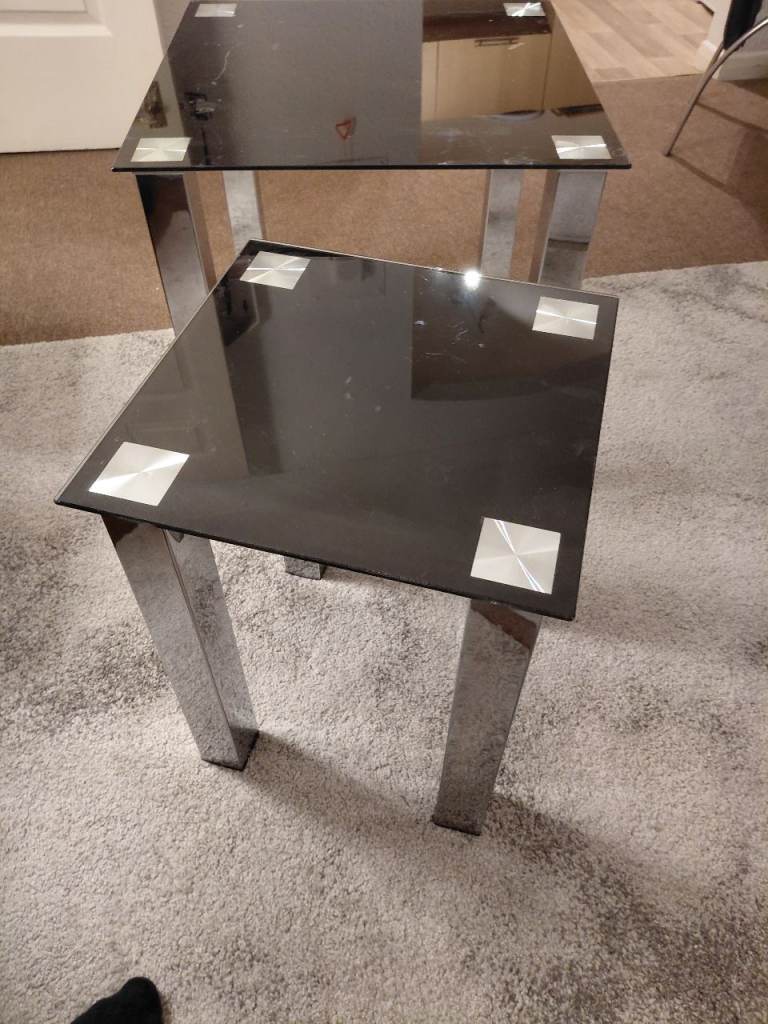 Glass nest of tables