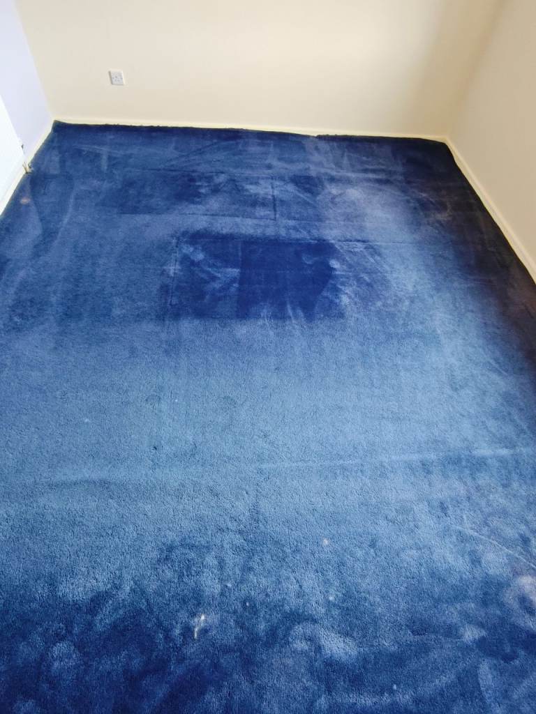 ​FREE Large Blue Carpet – 3.85m × 3.15m (Hotwells, Bristol – Collection Only)