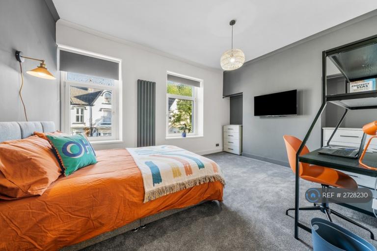 1 bedroom in St Helens Avenue, Swansea, SA1 (#2728230)