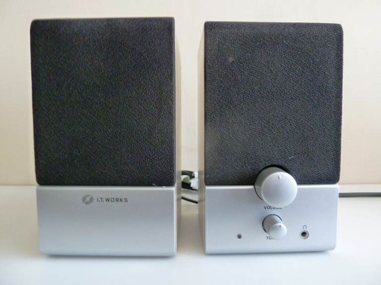 P C or Laptop Speakers by I.T. Works