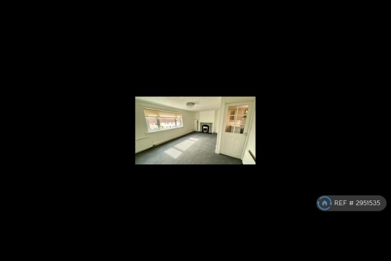 3 bedroom flat in Culross Place, Coatbridge, ML5 (3 bed) (#2951535)