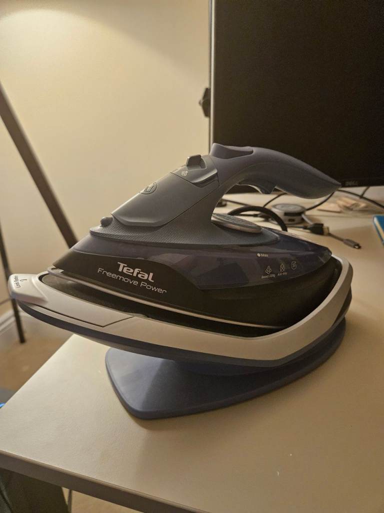 Tefal Freemove Power Cordless Steam Iron – FV6674G0