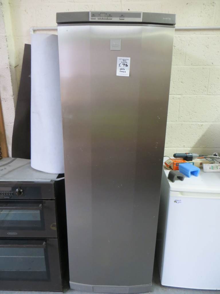 AEG Tall Fridge (Kenilworth Lions Furnireure Store) ref G99