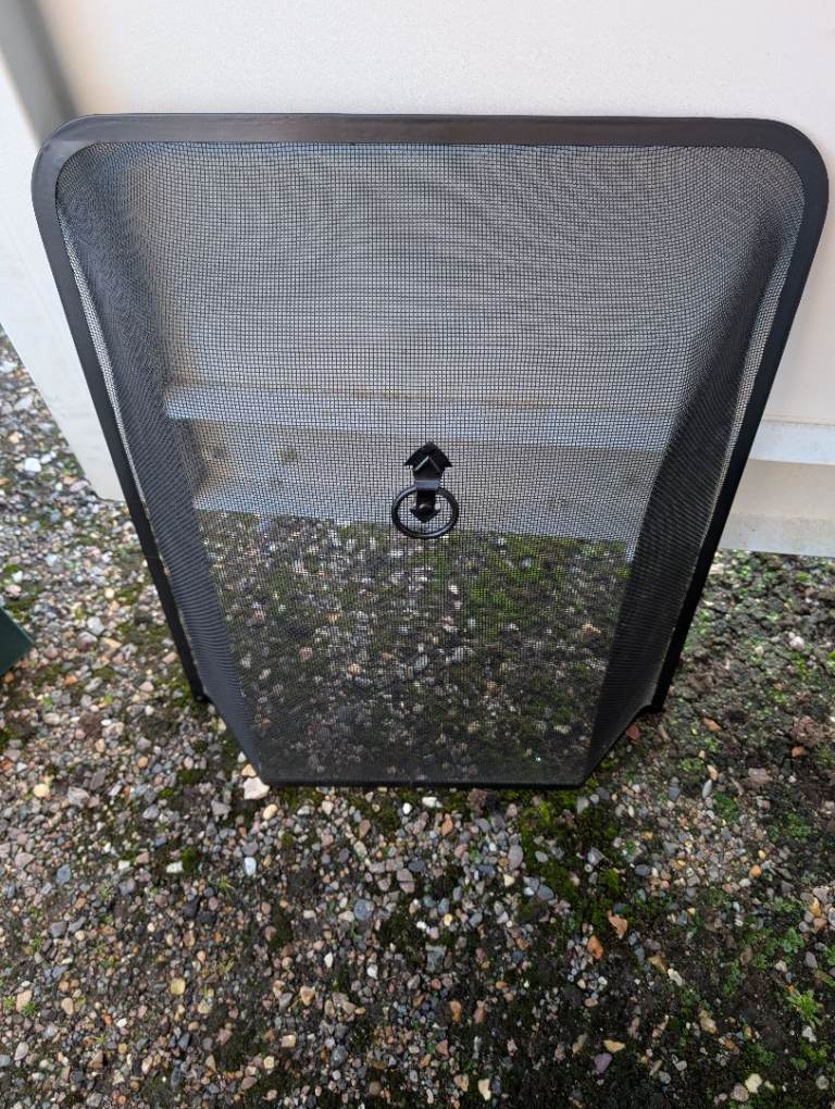 Small fireguard 