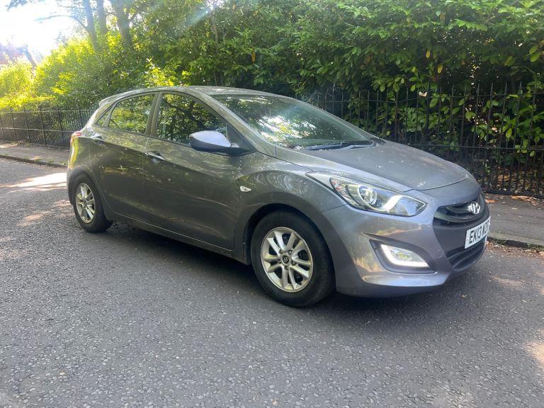 HYUNDAI i30 .1 year MOT low mileage .
