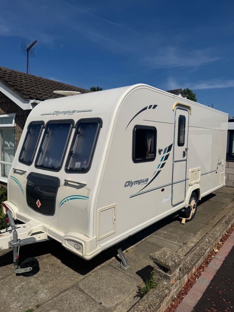 Bailey 4 Berth Caravan With Fixed Bed