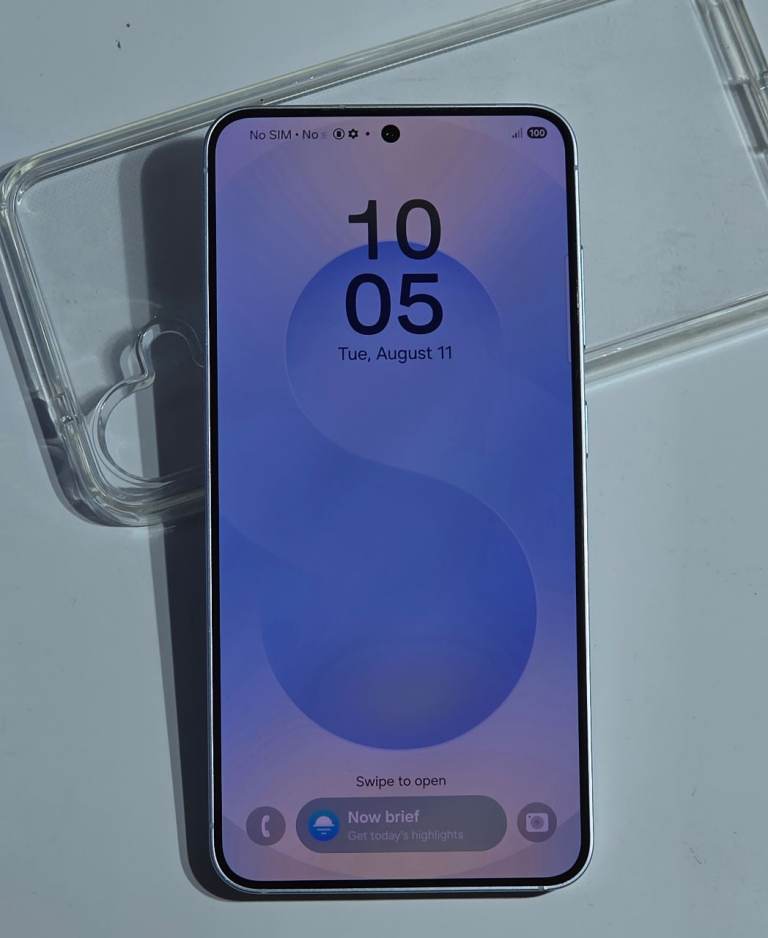 Samsung Galaxy S25 – Silver, As Good As New