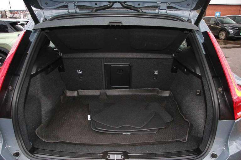 2022 Volvo XC40 2.0 B3P Core 5dr Auto ESTATE Petrol/Electric Hybrid Automatic