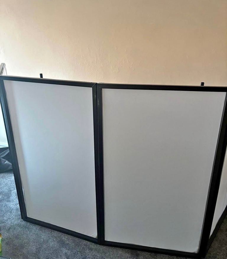 Gorilla Screen DJ Booth/Facade - Black & White